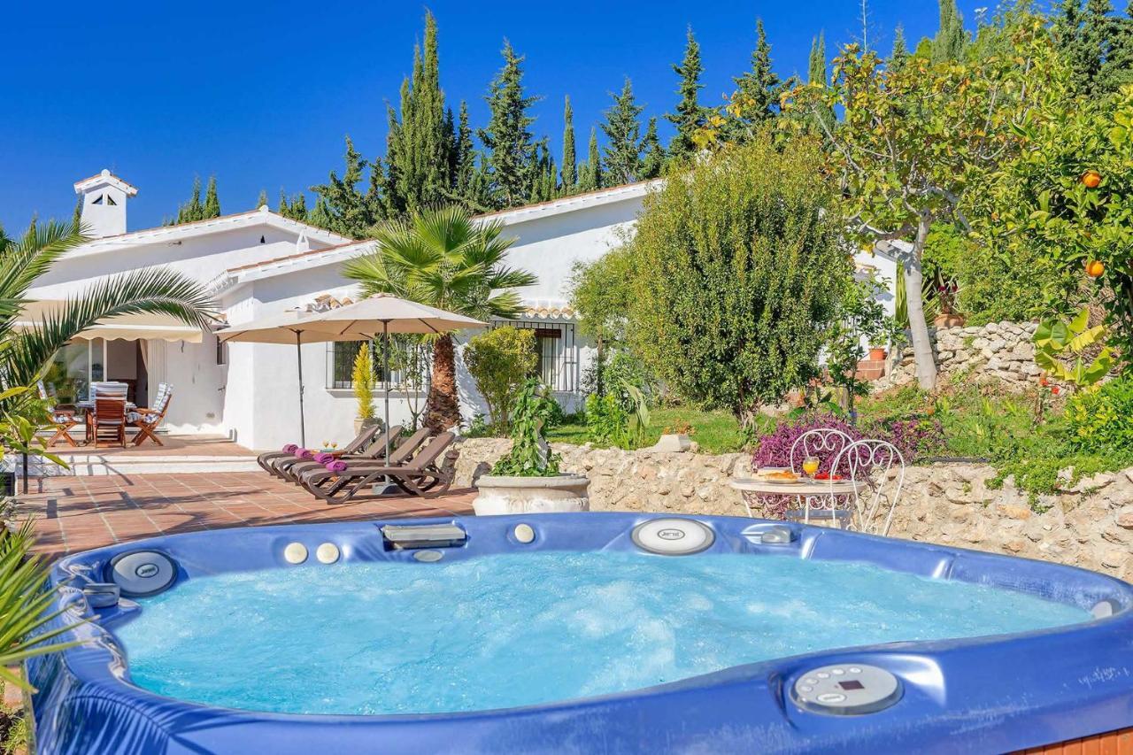 Private Heated Pool, Jacuzzi & 1225M2 Garden In Villa Cipreses Frigiliana Exterior foto