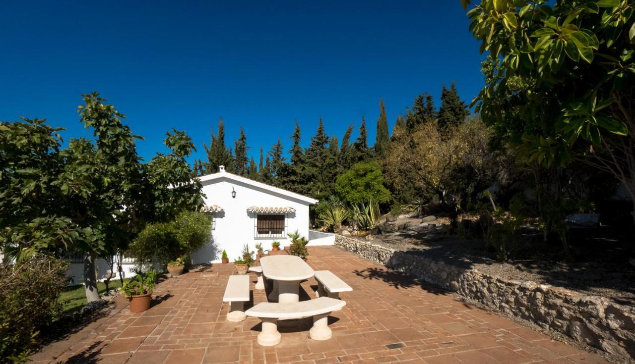 Private Heated Pool, Jacuzzi & 1225M2 Garden In Villa Cipreses Frigiliana Exterior foto