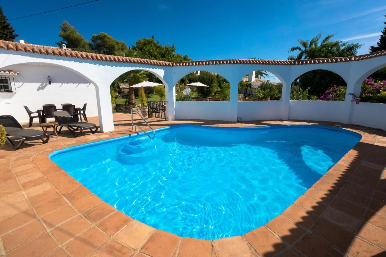 Private Heated Pool, Jacuzzi & 1225M2 Garden In Villa Cipreses Frigiliana Exterior foto